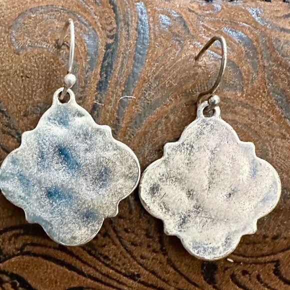 Silver Scalloped Textured Earrings - Picture 1 of 3